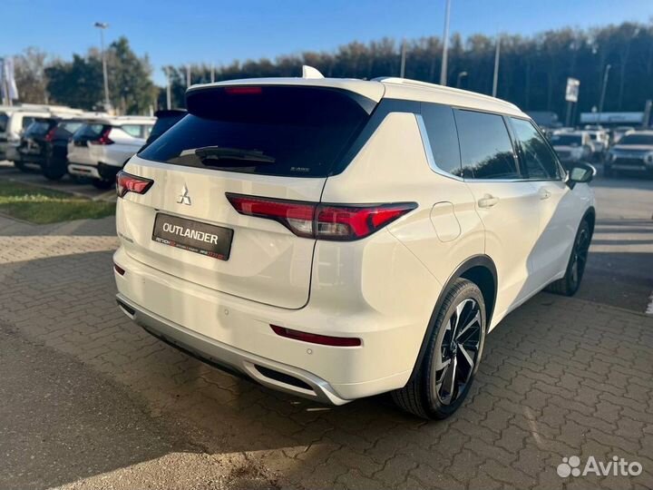 Mitsubishi Outlander 2.5 CVT, 2023