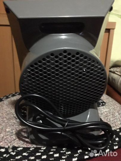 Тепловентилятор (обогреватель) Vitek VT-1747GY