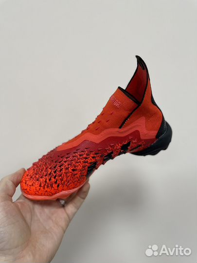 Сороконожки adidas predator freak детские