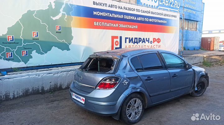 Трубка картерных газов Opel Astra H 5851944