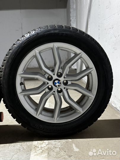 Колеса BMW X5 G05 X6 с зимней резиной 265/50/R19