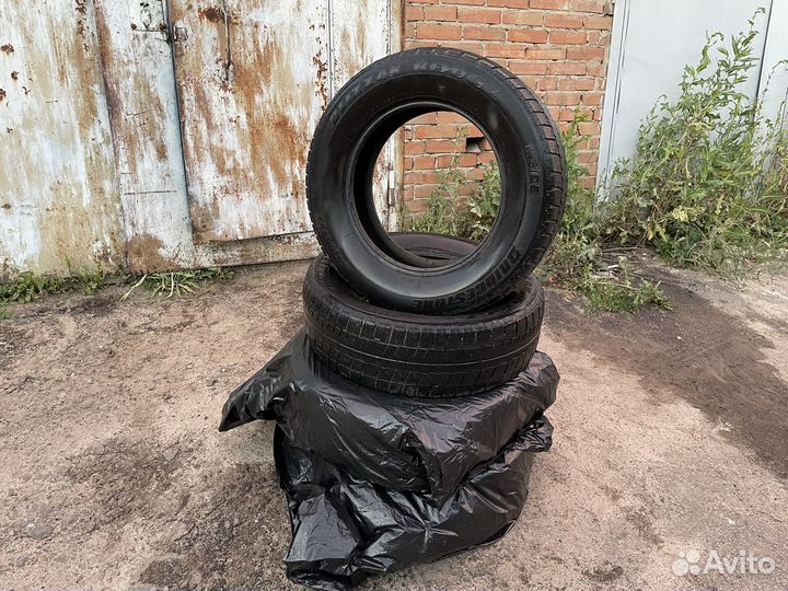 Bridgestone Blizzak Revo GZ 215/65 R16