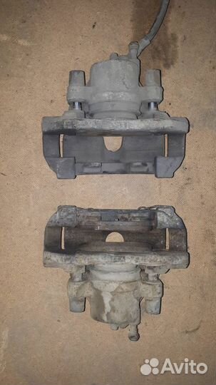 Суппорт тормозной передний правый левый Volvo S40