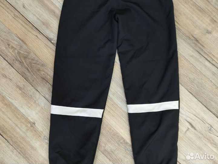 Спортивные штаны Nike