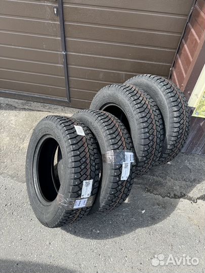 Gislaved Nord Frost 200 215/70 R16 100