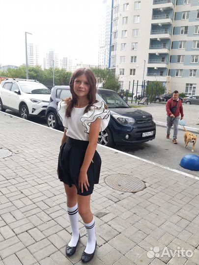 Блузка школьная с юбкой