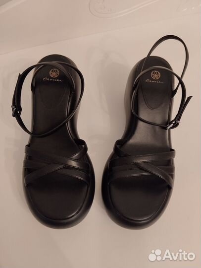 Босоножки новые 40 р разнопарки
