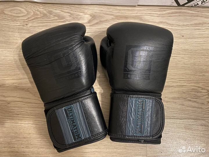Боксерские перчатки