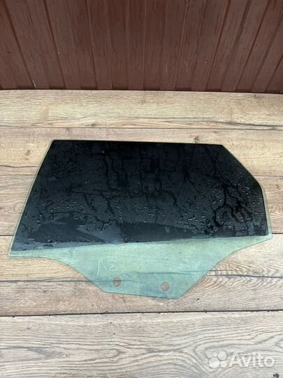 Стекло заднее левое Audi 3 8P 1.8 2008