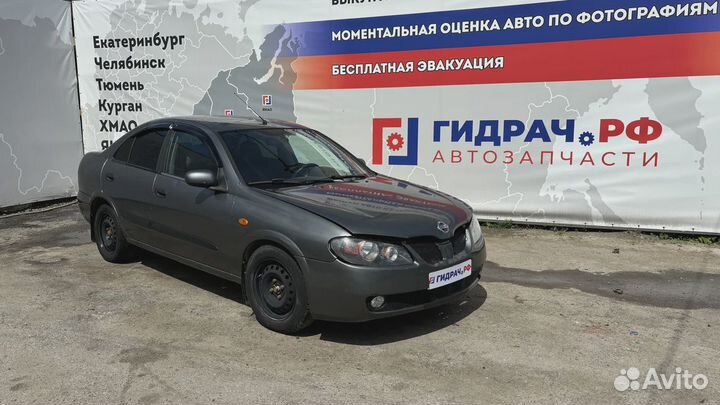 Кронштейн двигателя правый Nissan Almera (N16) 11231-BM501