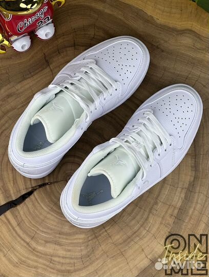 Nike air jordan 1 low white