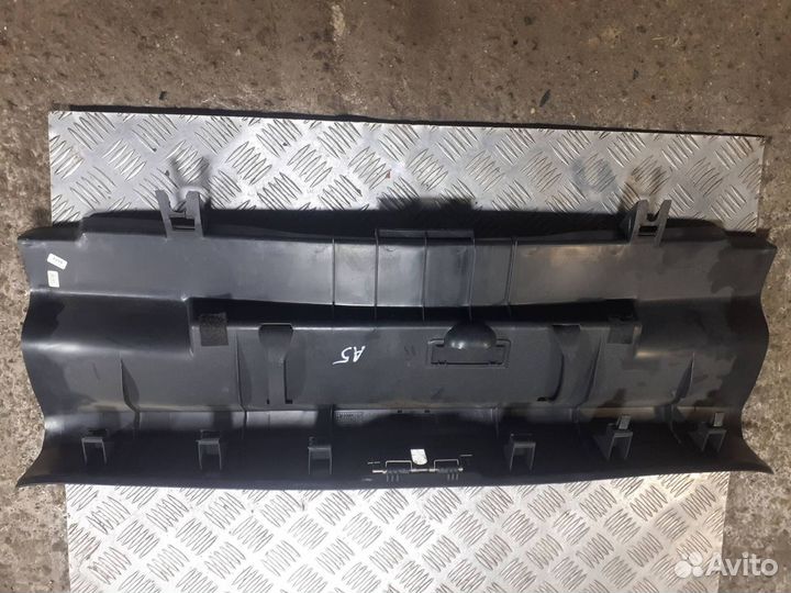 Обшивка багажника Skoda Octavia A5
