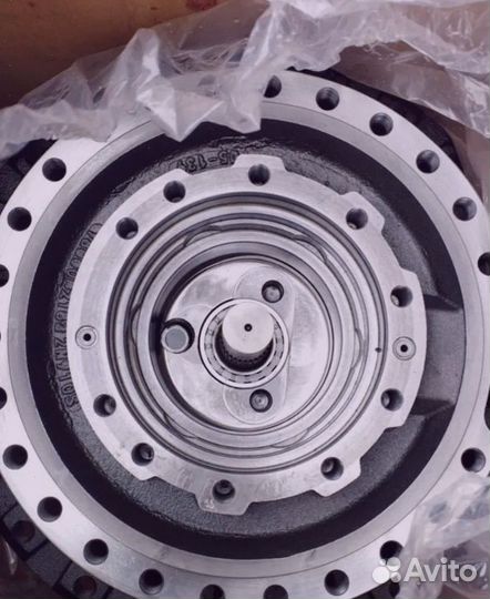 Hitachi EX55UR Редуктор хода Хитачи 330