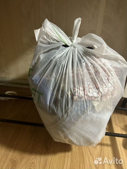 Отдам бесплатно женские вещи 42-44