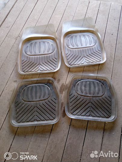 Автомобильные коврики универсальные