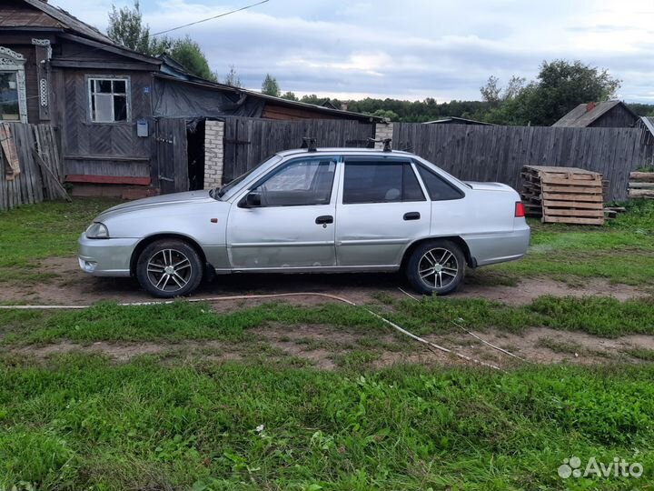 Daewoo Nexia 1.6 МТ, 2010, битый, 299 999 км