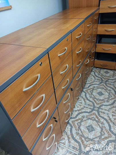 Тумбочка офисная выкатная