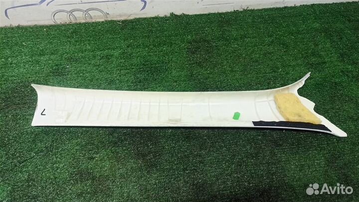 Обшивка стойки передней левой Mercedes Benz W204