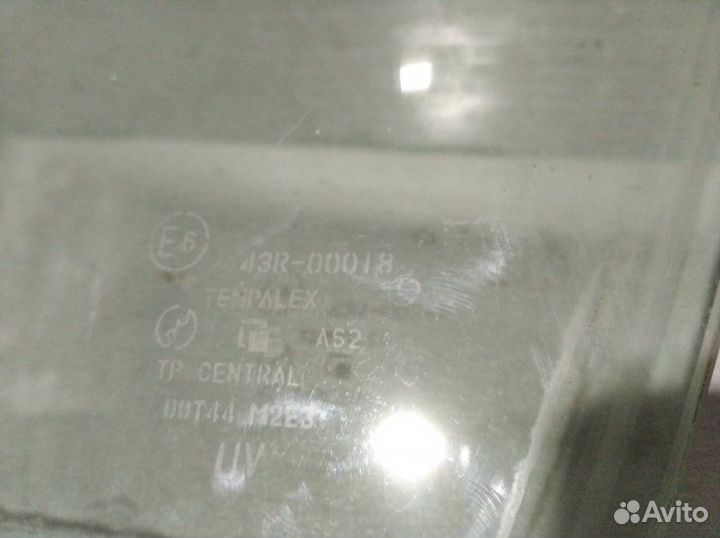 Стекло двери переднее левое Suzuki Sx-4 2006-2013