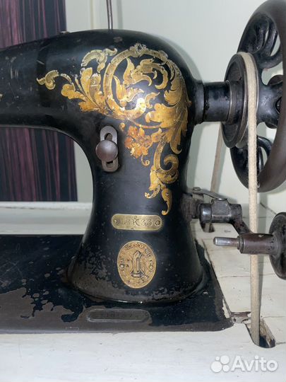 Ножная швейная машинка Singer