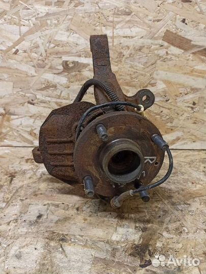 Кулак поворотный правый Chevrolet Lacetti