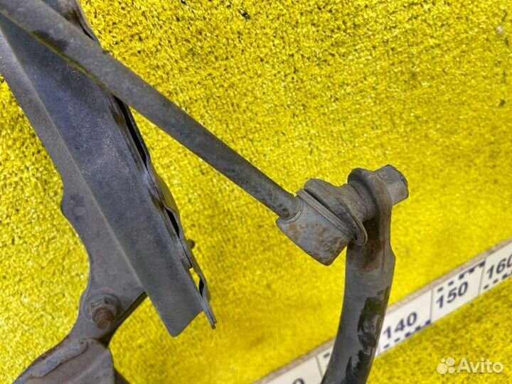 Балка под двс передняя Toyota Sienta