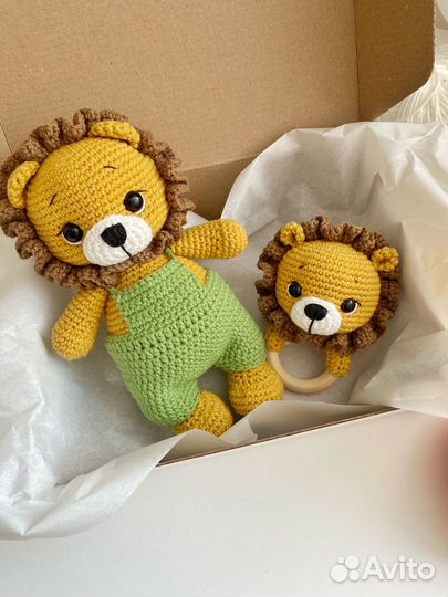 Игрушка Лев вязаная, погремушка