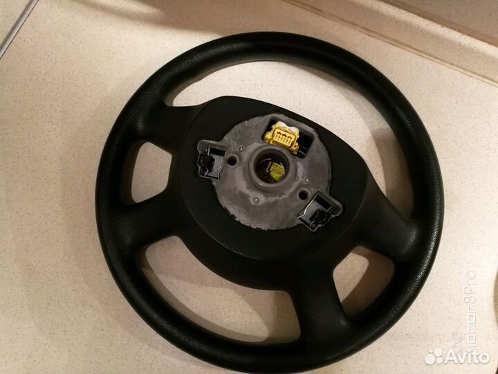 Рулевое колесо на Volkswagen Passat B6