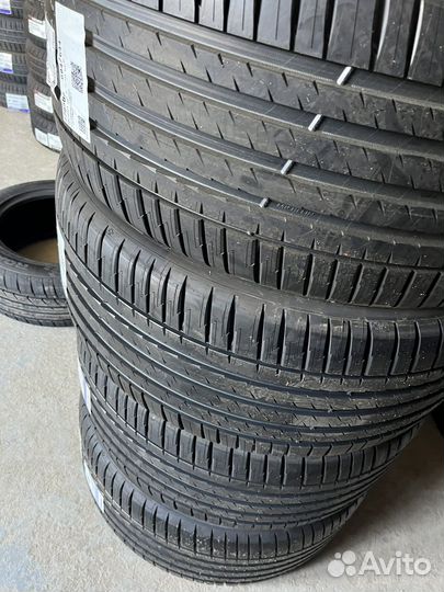Michelin Pilot Sport 4 S 315/30 R22 и 275/35 R22 107Y