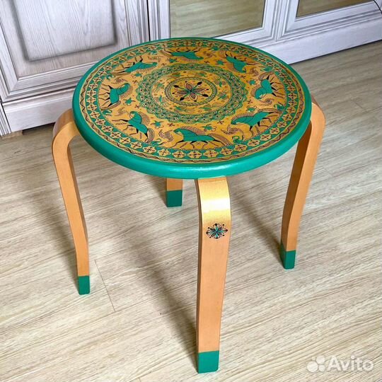 Табурет. Мезенская роспись