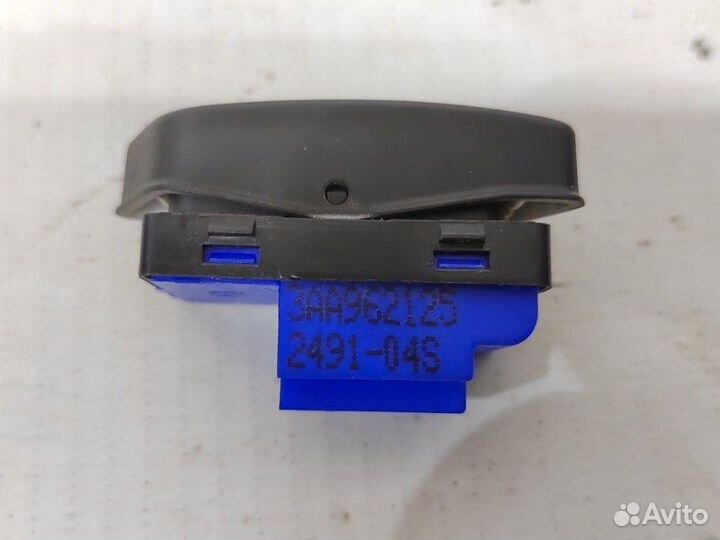 Кнопка центрального замка Volkswagen Passat B7 CDA