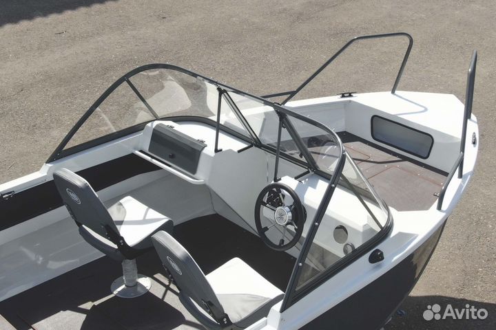 Моторная лодка Неман 450 DC New с оборудованием