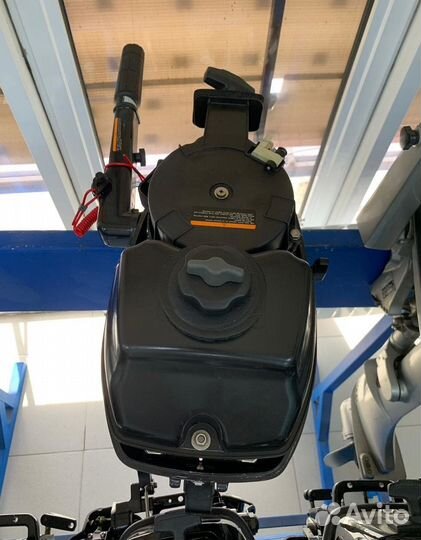 2-х тактный лодочный мотор HDX 5 витрина