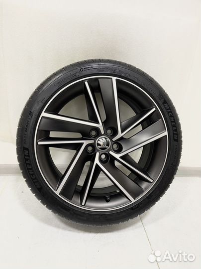 R17 Michelin Pilot Sport 4 215/40, PCD 5x100 DIA 57.1