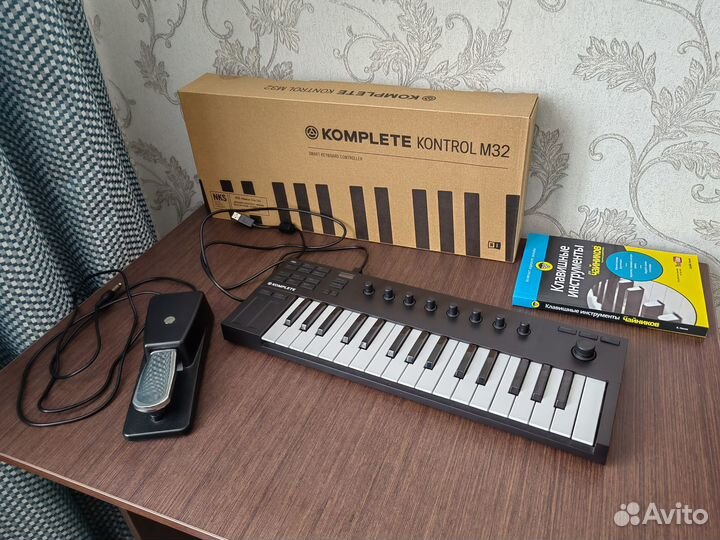 Миди клавиатура Komplete Kontrol M32 с гарантией