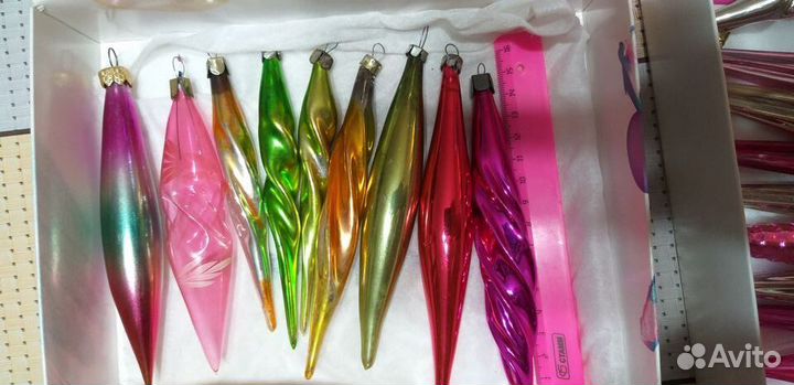 Елочные игрушки - сосульки разных времен