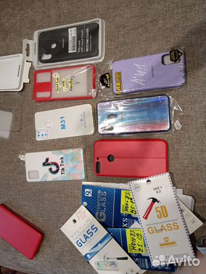 Чехлы на телефон