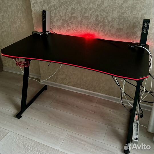 Компьютерный стол gamelab