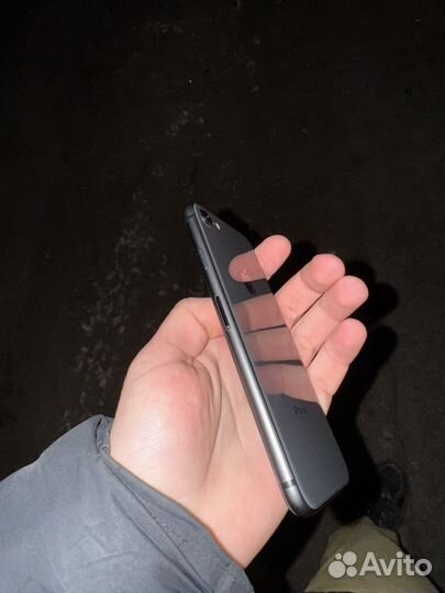 iPhone 8, 64 ГБ