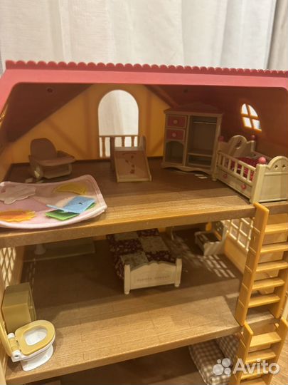 Трехэтажный дом Sylvanian Families