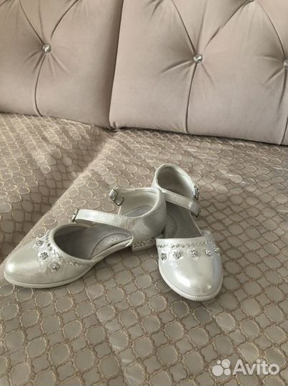 Детские туфли