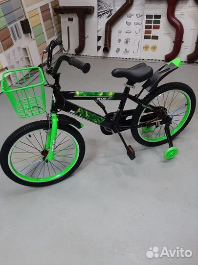 Велосипед детский с дополнительными колесами