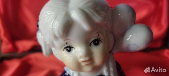 Фарфоровая статуэтка EM. Exclusive collection