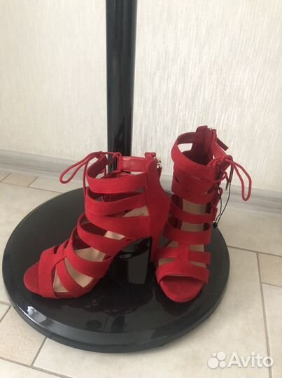 Босоножки Бершка