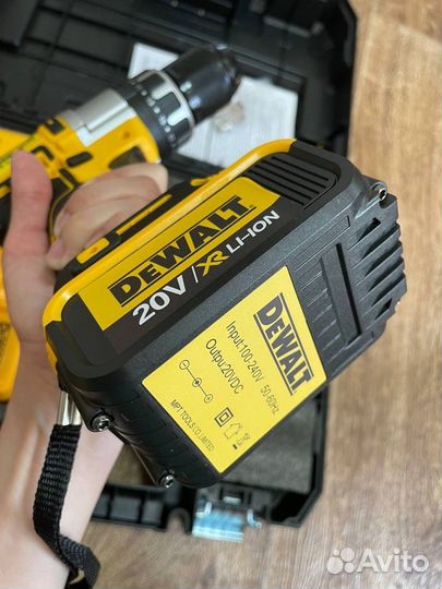 Dewalt аккумулятроная дрель шуроповерт