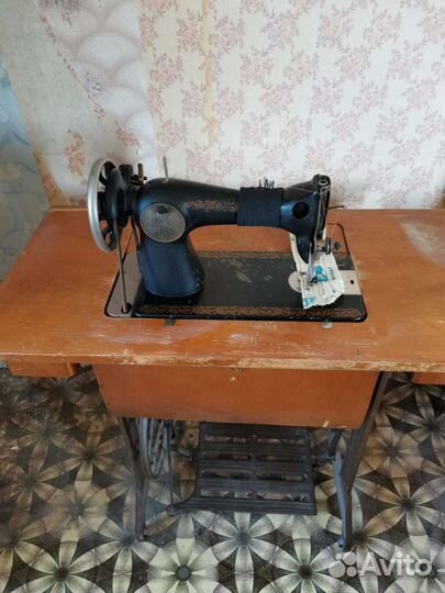 Швейная машина подольская