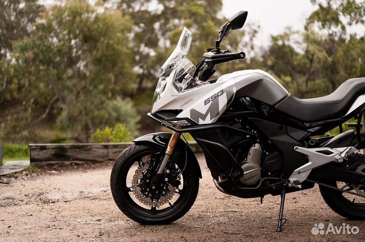 Мотоцикл cfmoto 650MT