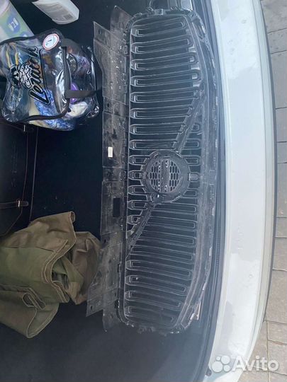 Решетка радиатора Volvo