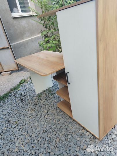 Продается письменный стол со шкафом