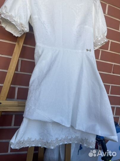 Платье белое